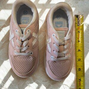 ✨ Toddler Pink Mesh Sneakers – Lightweight Everyday Comfort